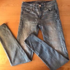 American Eagle light wash jeggings